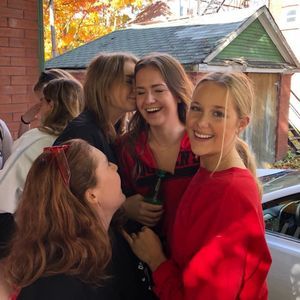 Meet your Posher, Charlotte